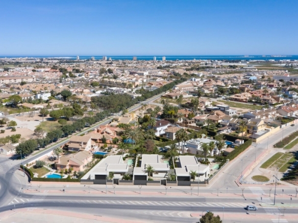 Villa de una planta con 3 dormitorios y piscina privada en San Javier