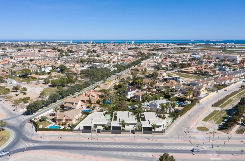 Villa de una planta con 3 dormitorios y piscina privada en San Javier