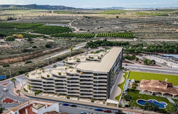 Ático de 2 dormitorios de nueva construcción con amplia terraza en San Miguel de Salinas