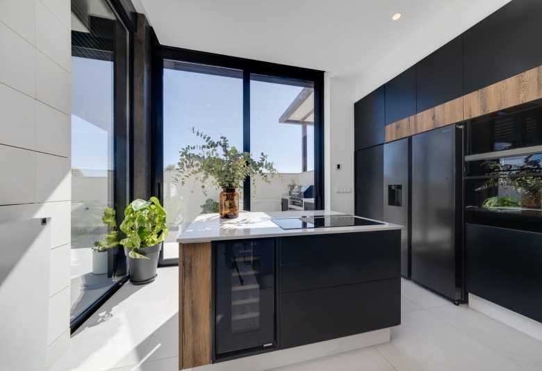Villa de una sola planta con 3 dormitorios y piscina privada en el campo de golf(Pilar de la Horadada)