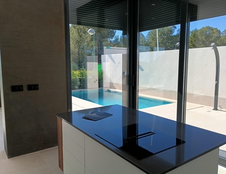 Villa de una sola planta con 3 dormitorios y piscina privada en el campo de golf(Pilar de la Horadada)