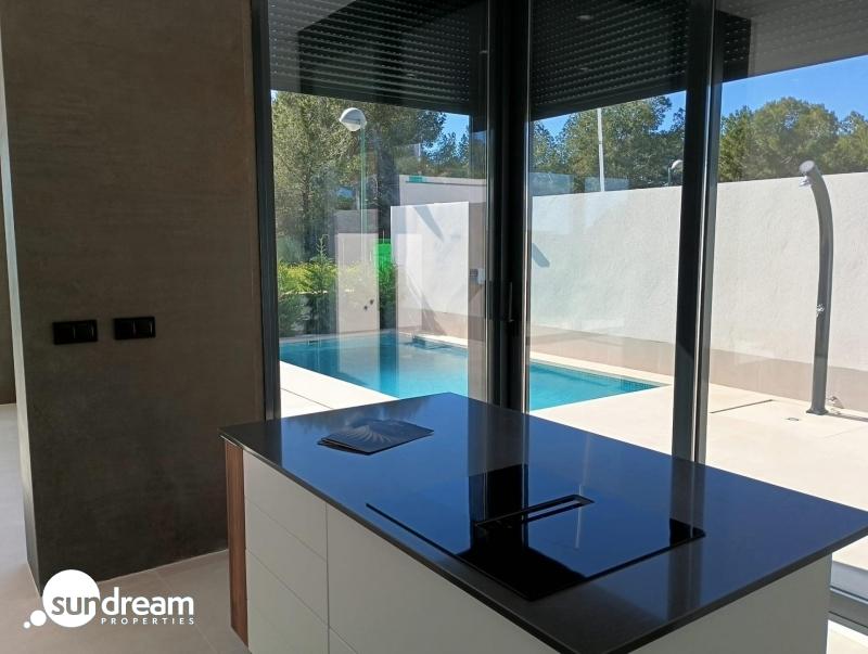 g_43718-4-35 Villa de una sola planta con 3 dormitorios y piscina privada en el campo de golf(Pilar de la Horadada)