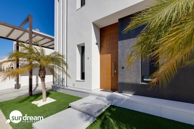 g_43718-4-4 Villa de una sola planta con 3 dormitorios y piscina privada en el campo de golf(Pilar de la Horadada)