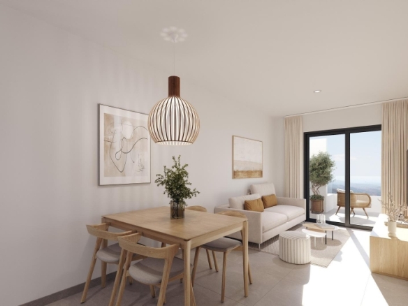 Ático de nueva construcción con un 1 dormitorio y solarium privado a solo 600 de la playa en Torrevieja