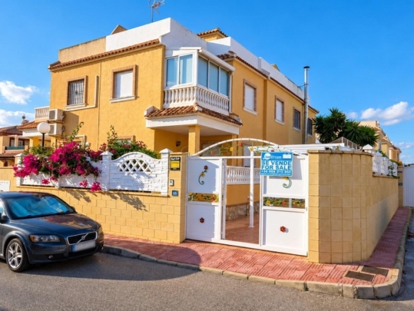 Adosado en venta 3 habitaciones y parcela en Rojales