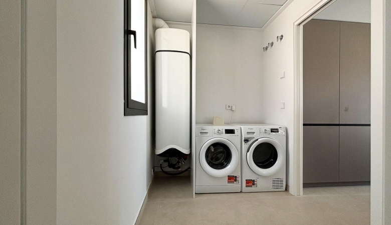 Villa de 3 dormitorios de dos plantas a la venta en Polop