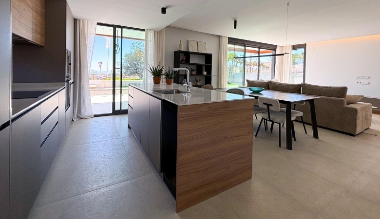Villa de 3 dormitorios de dos plantas a la venta en Polop