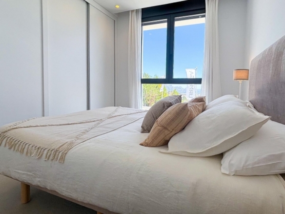 Villa de 3 dormitorios de dos plantas a la venta en Polop