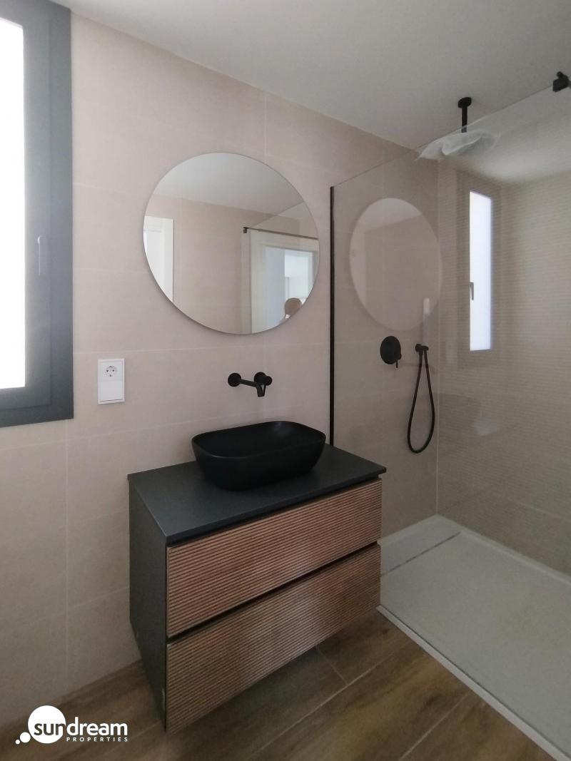 Villa en una sola planta con 2 dormitorios a la venta en Polop.