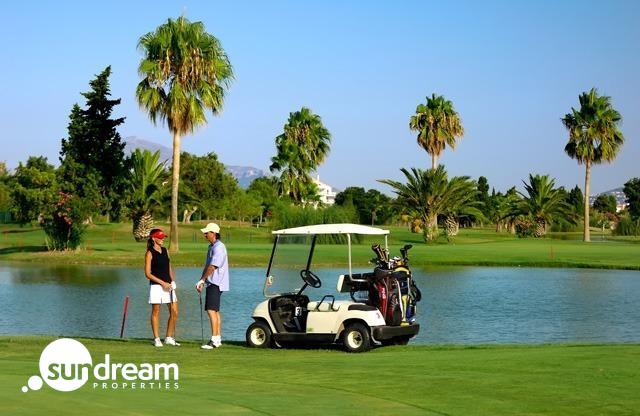 Villa de lujo obra nueva zona playa en Oliva Nova Golf