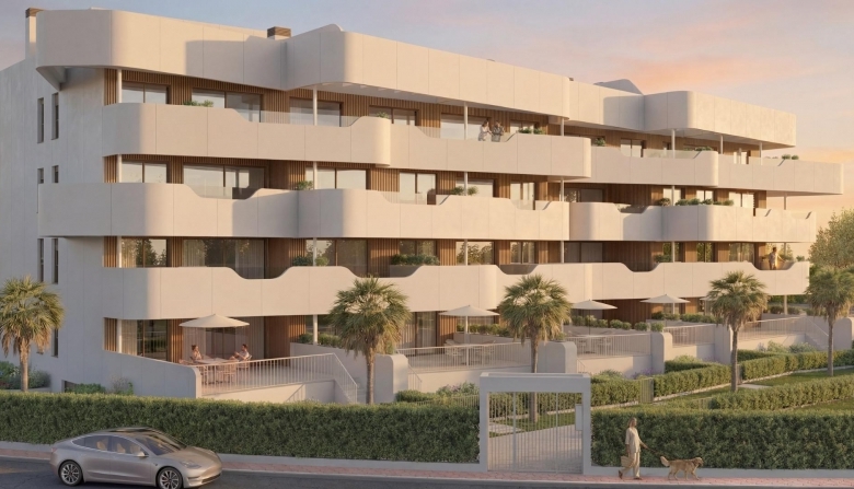 Ático de 3 dormitorios con solarium y piscina privada en Oliva Nova Golf