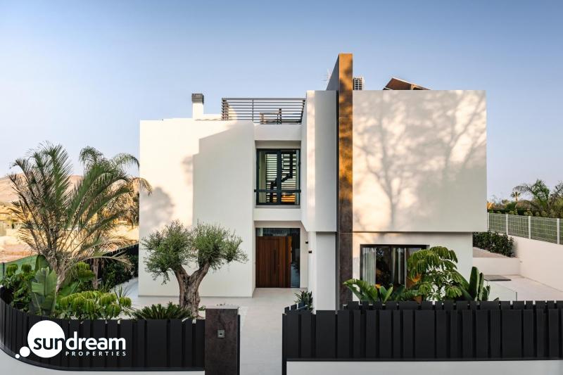 Exclusivas villas de alta calidad con piscina privada y vistas en La Nucia