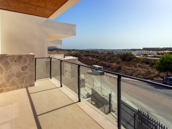 ADOSADOS DE NUEVA CONSTRUCCIÓN EN MONFORTE DEL CID