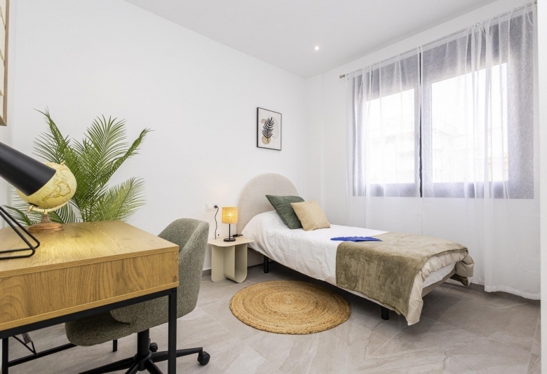 Apartamento de nueva construcción con 2 dormitorios y piscina comunitaria en Torrevieja