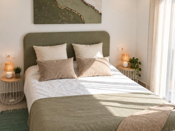 Apartamento de nueva construcción con 2 dormitorios y piscina comunitaria en Torrevieja