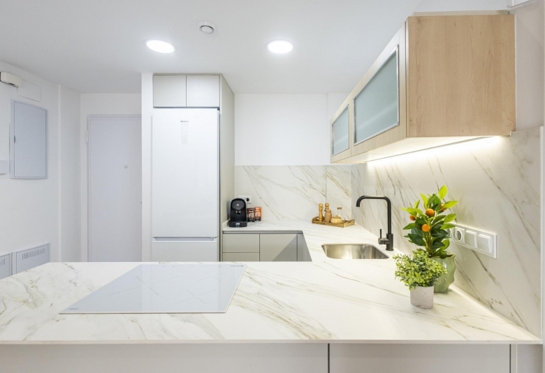 Apartamento de nueva construcción con 2 dormitorios y piscina comunitaria en Torrevieja