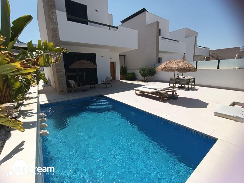 g_44081-9-1 Villa independiente en venta con piscina en Daya Nueva