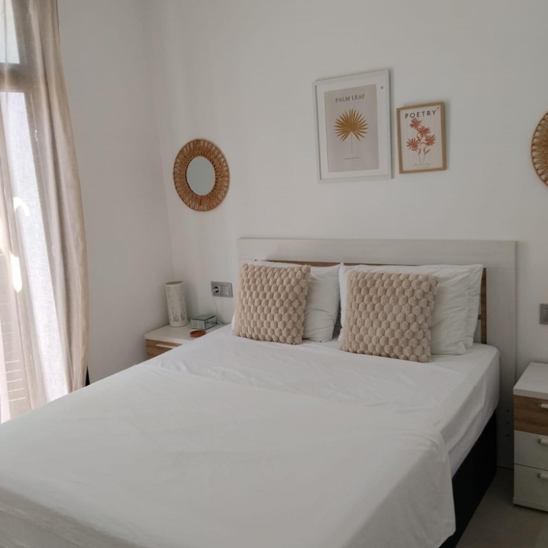 Villa independiente en venta con piscina en Daya Nueva