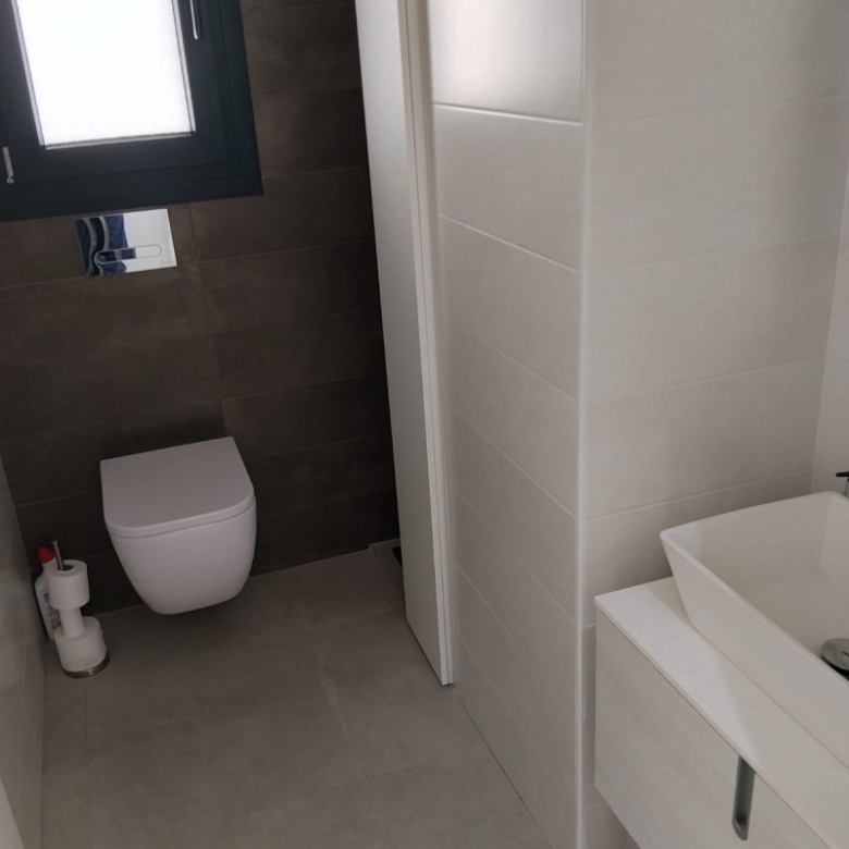 Villa independiente en venta con piscina en Daya Nueva