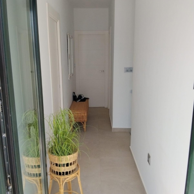 Villa independiente en venta con piscina en Daya Nueva