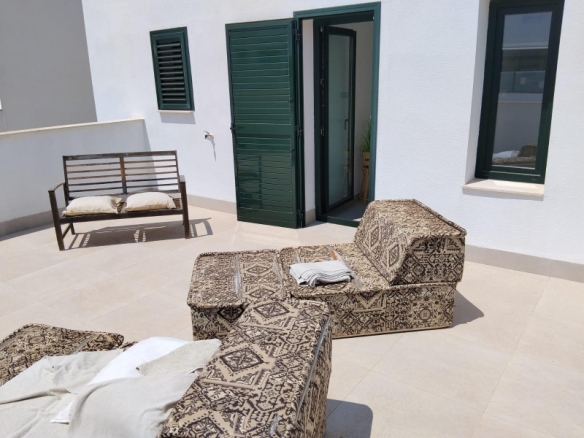 Villa independiente en venta con piscina en Daya Nueva