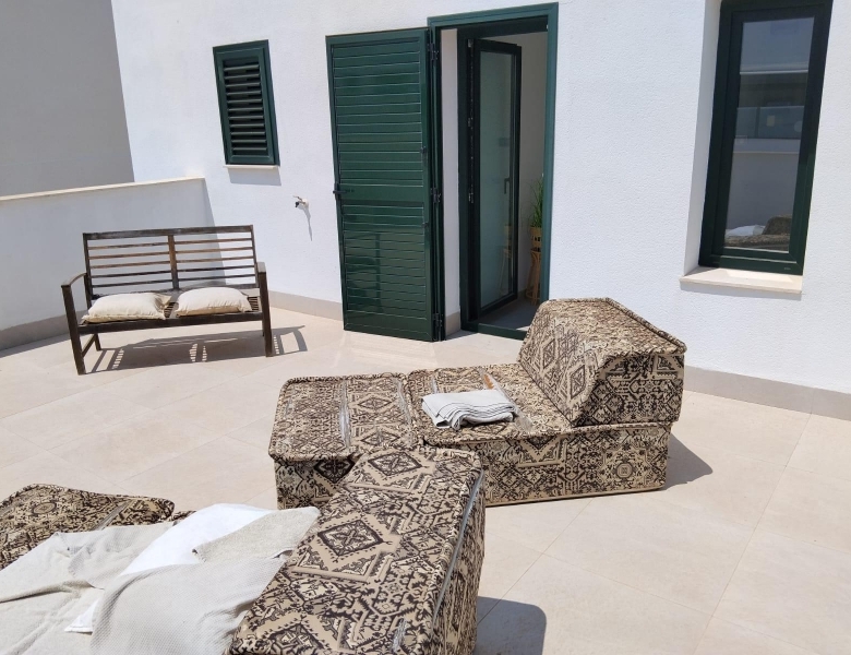 Villa independiente en venta con piscina en Daya Nueva