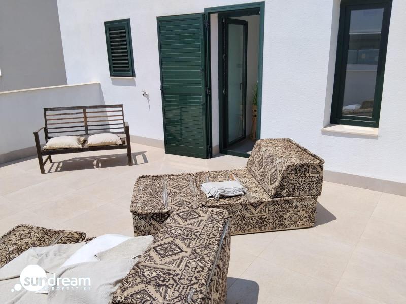 Villa independiente en venta con piscina en Daya Nueva