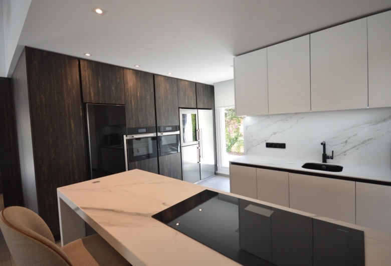 Exclusiva villa independiente con piscina privada a la venta en La Finca Golf Resort