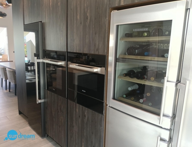 Exclusiva villa independiente con piscina privada a la venta en La Finca Golf Resort