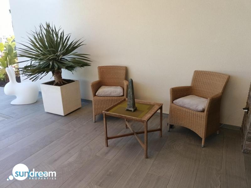 Exclusiva villa independiente con piscina privada a la venta en La Finca Golf Resort