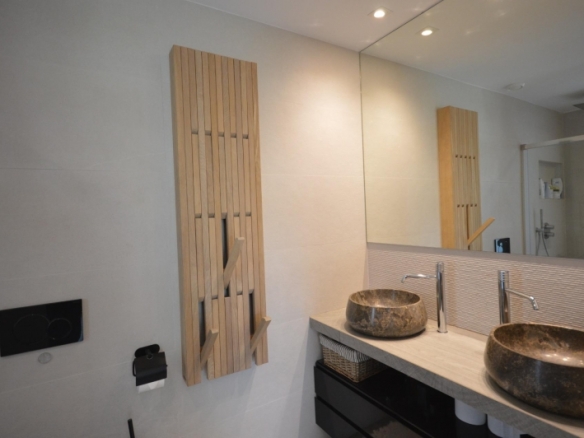 Exclusiva villa independiente con piscina privada a la venta en La Finca Golf Resort