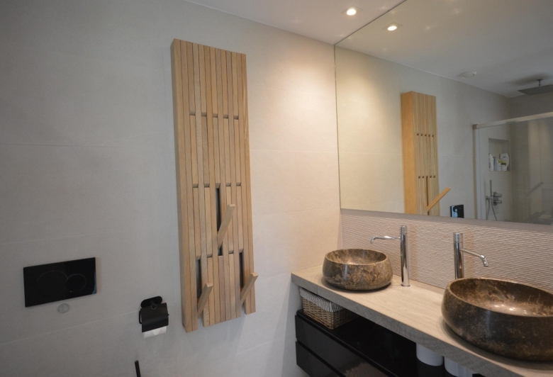 Exclusiva villa independiente con piscina privada a la venta en La Finca Golf Resort