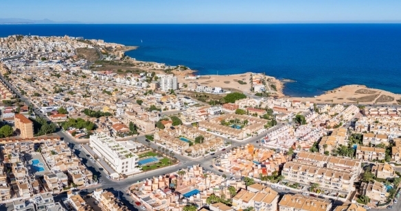 Apartamento de 1 dormitorio con licencia turística a 300 m de la playa en Torrevieja