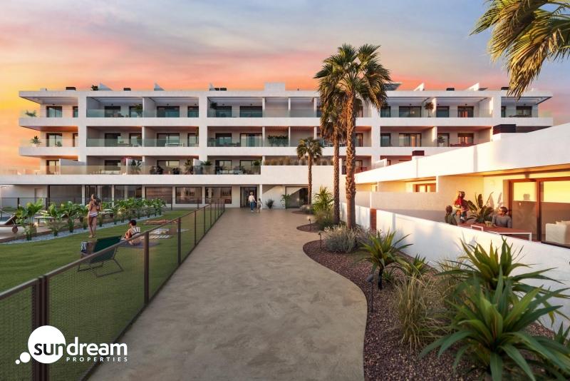 Apartamento de 2 dormitorios con licencia turística a 300 m de la playa en Torrevieja