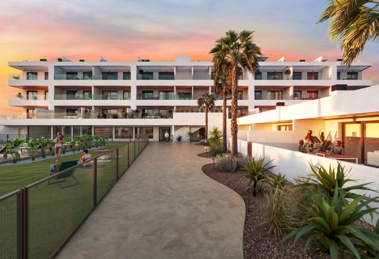 Apartamento de 3 dormitorios con licencia turística a 300 m de la playa en Torrevieja
