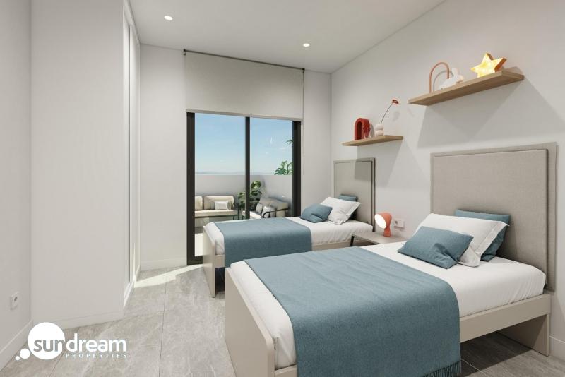 Bungalow de planta alta de 2 dormitorios y solarium privado a la venta en Pilar de la Horadada