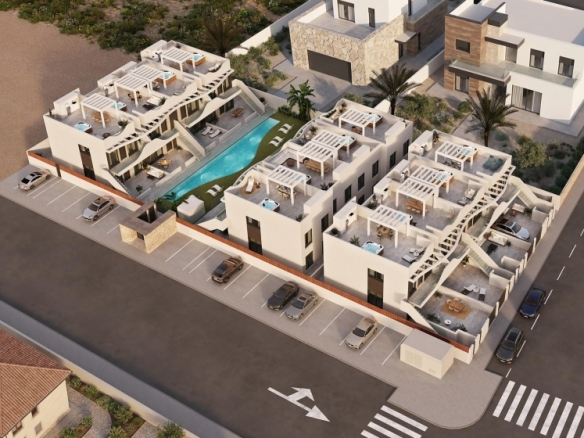 Bungalow de planta alta con 3 dormitorios con solarium privado en Pilar de la Horadada